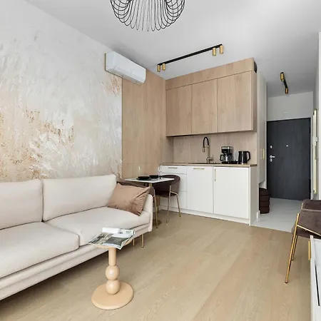 Stylowy Z Klimatyzacja I Balkonem Blisko Starego Miasta By Renters Apartment *